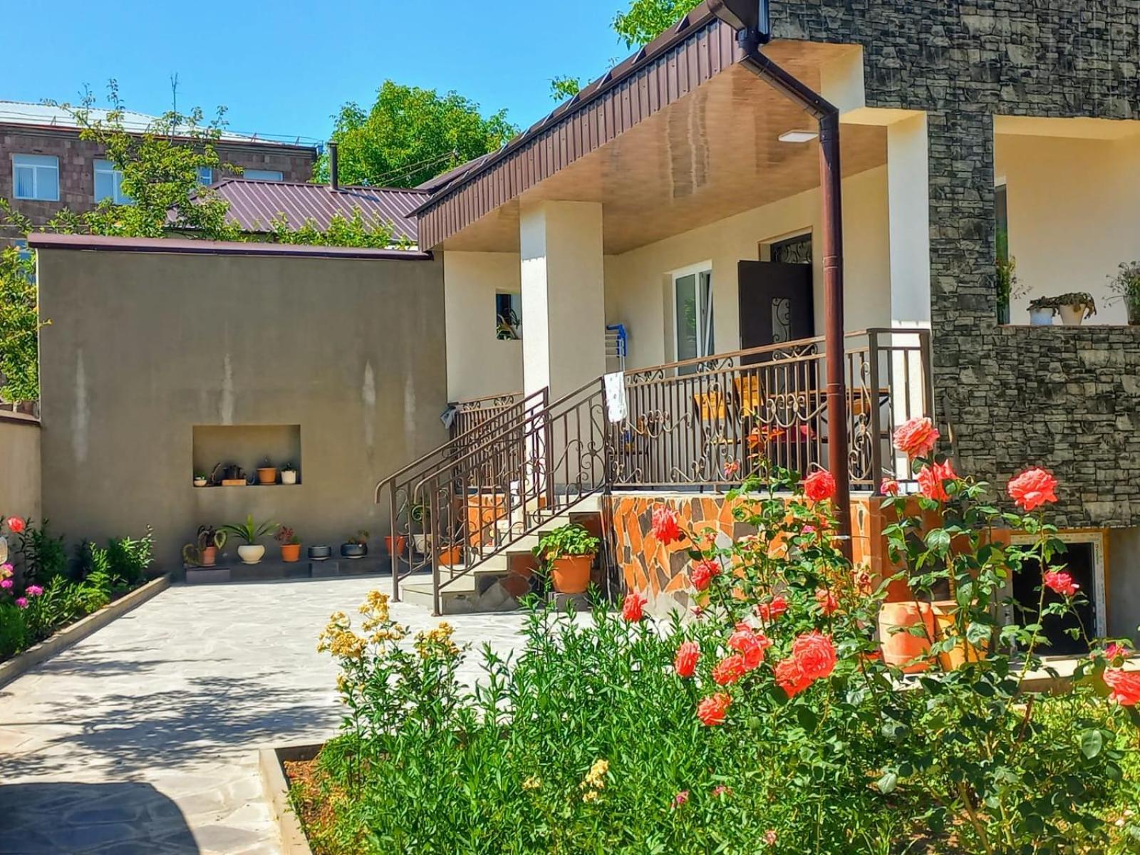 Inexpensive House Bed & Breakfast Vanadzor Exterior photo